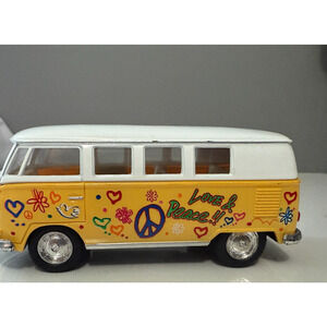 Kinsmart Volkswagen Classical Bus 1962 VW Microbus 1:32 Diecast Model Bus